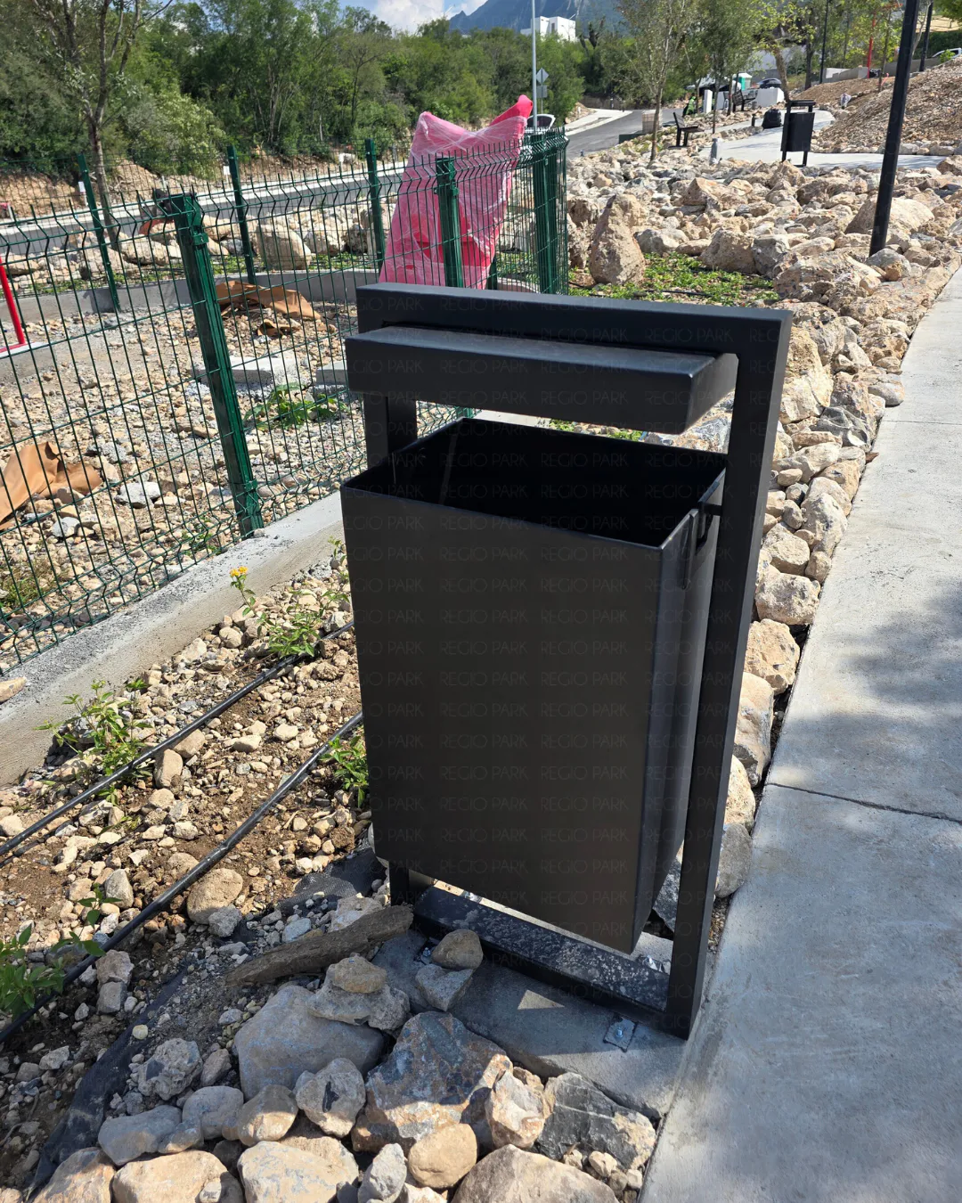 Botes de basura urbanos